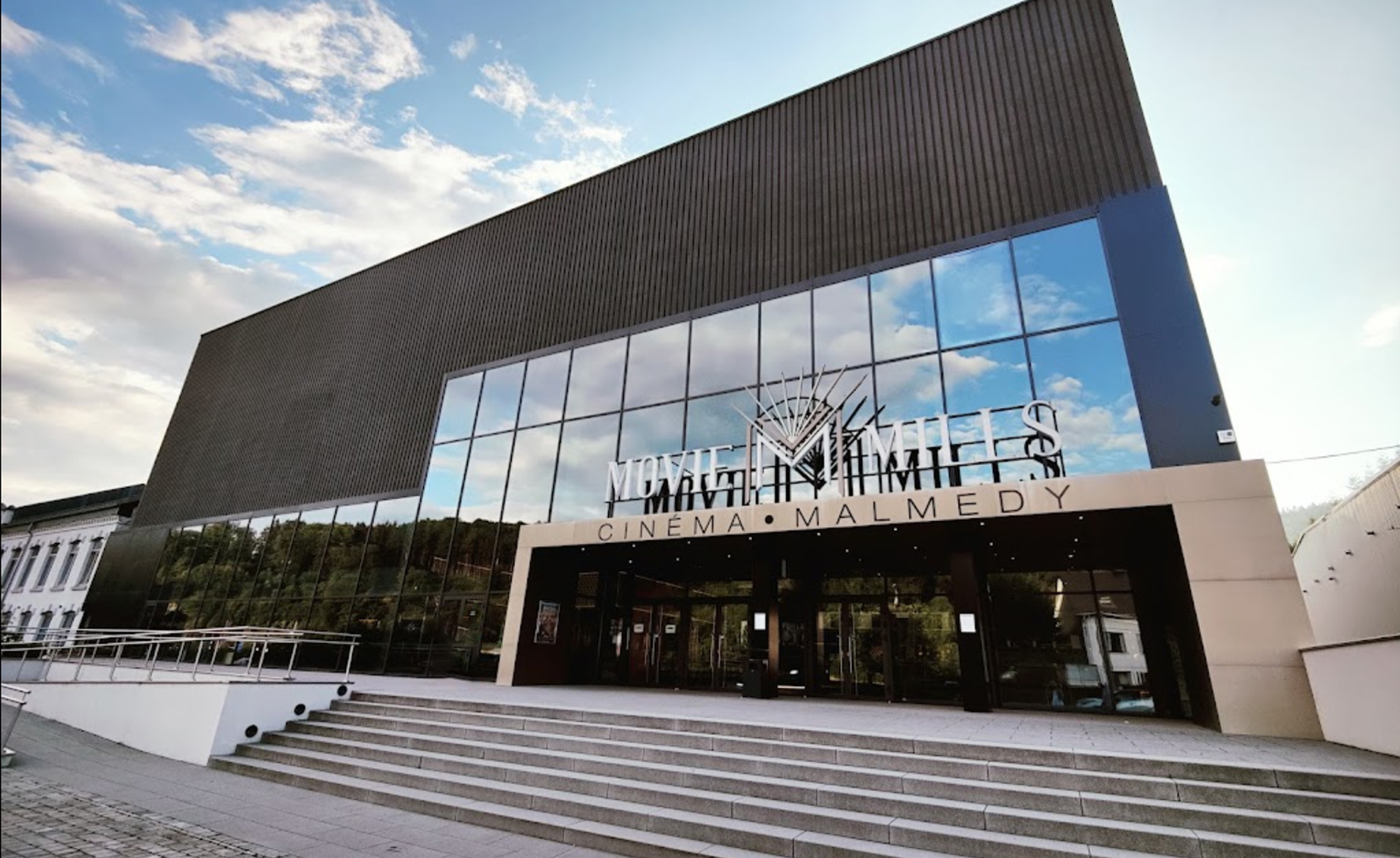 Gevel van bioscoop Movie Mills in Malmedy.